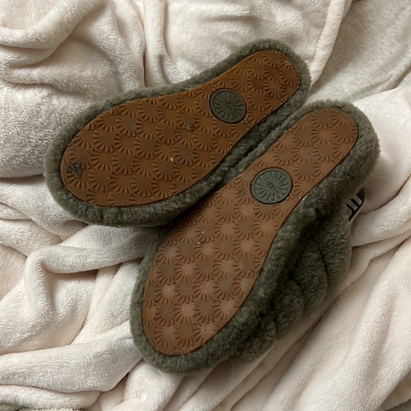 like new UGG back strap slippers - Picture 2 of 5